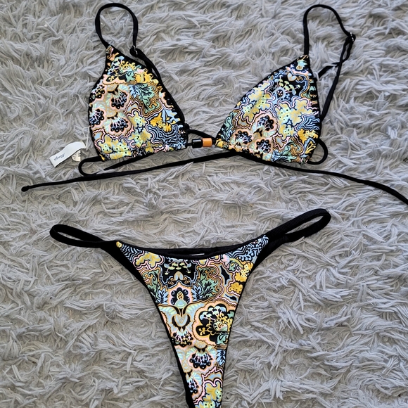 Black Textured Bikini Set - Picture 4 of 6